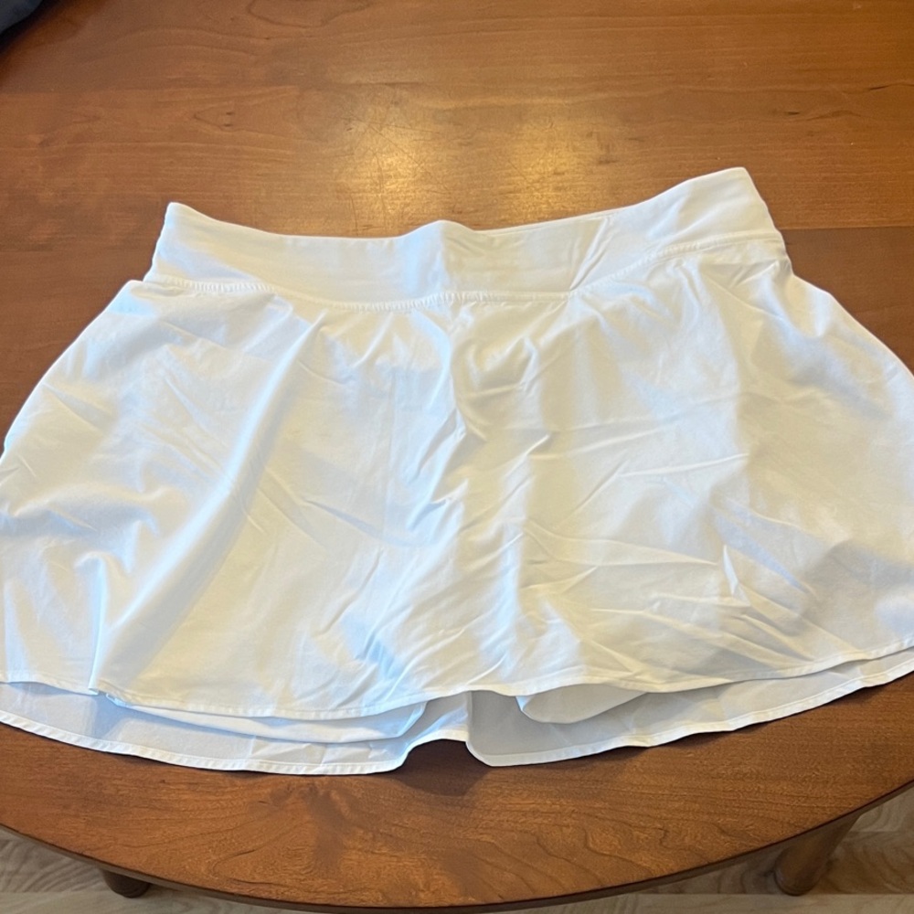 Lululemon Women's White Skirt